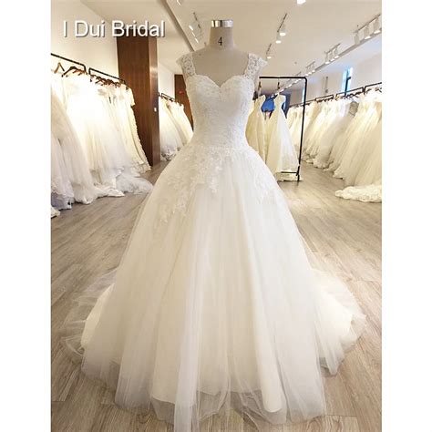 Robe de mariée en Tulle et dentelle perlée tenue de bal trou de