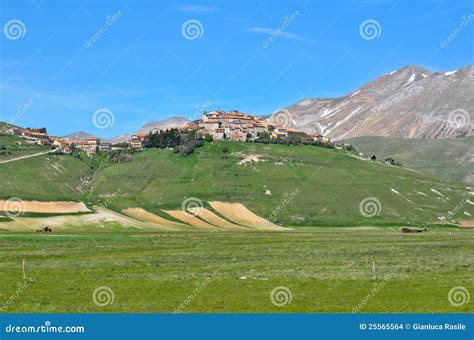 Castelluccio of Norcia in Italy without Flowers Stock Photo - Image of mount, seasons: 25565564