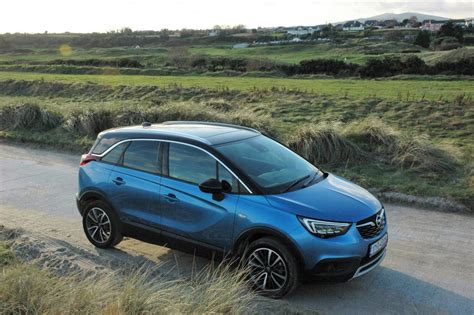 Opel Crossland X Review (2017) - Changing Lanes