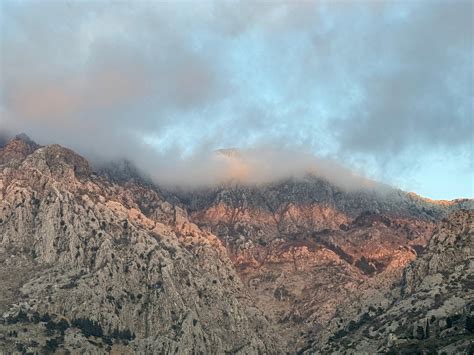 Gunung Berapi Tertinggi di Indonesia - Momenwisata.com