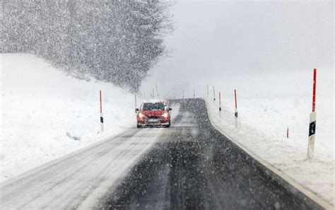 Gl Tte Und Frost In Deutschland Weiter Vorsicht Auf Den Stra En