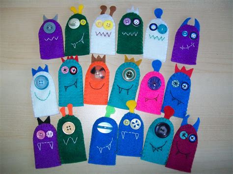 Felt Monster Finger Puppets With Images Felt Finger Puppets Finger