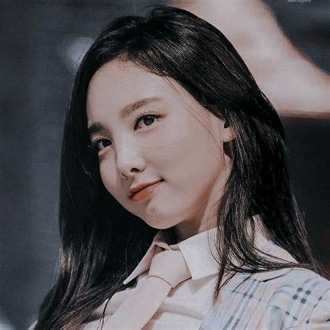 TWICE cxpymuna 𝘿𝙀𝙎𝘾 nayeon aesthetic nayeon icons nayeon