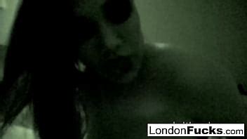 Asian Babe Has Some Fun XNXX