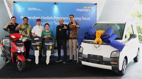 Serahkan Hadiah Program Untung Terus Bank Mandiri Ajak Nasabah