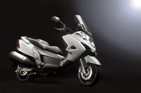 Kymco Myroad I Il Maxiscooter Disponibile Nei Concessionari A