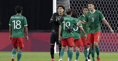 F Tbol Memo Ochoa Y C Sar Montes En Su Peor Momento En Europa