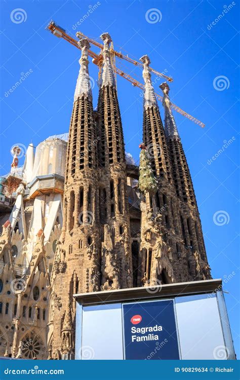 Sagrada Familia Editorial Stock Image Image Of Tourism 90829634