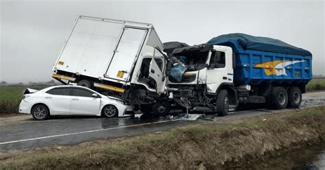 Trujillo Choque Triple Deja Un Muerto Varios Heridos Y M Ltiples