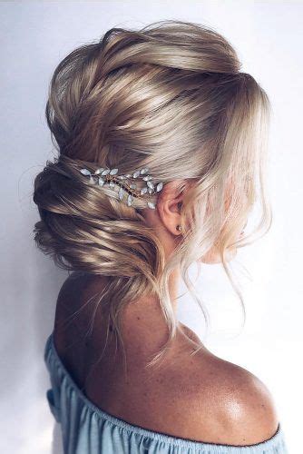 Bridesmaid Hairstyles 70 Looks 2022 23 Guide Expert Tips Bun