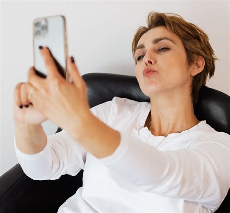 7 Reasons Why Selfies Should Be A Part Of Your Everyday Routine