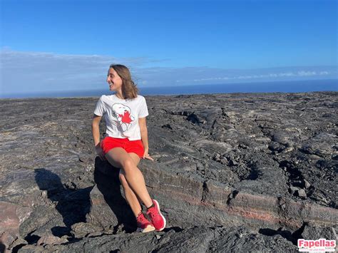 Ashley Victoria Robinson Aka Ashleyvrobinson Aka Gay Acarebearcub Nude