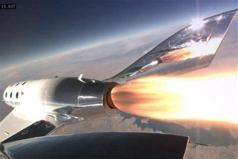 Erster Kommerzielle Flug Virgin Galactic Bringt Nach Deutlicher