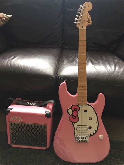 Fender Squier Hello Kitty Strat Guitar Pink In Beeston