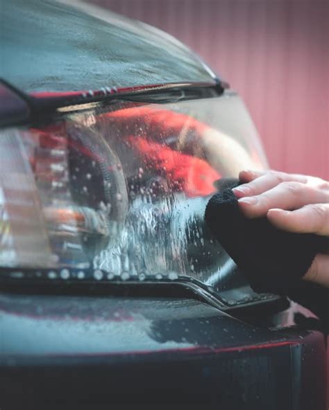 DIY Guru Unveils Clever Sandpaper Hack for Crystal Clear Car Headlights ...