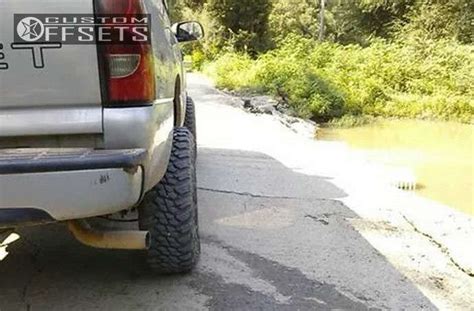 2005 Chevrolet Silverado 1500 With 17x9 12 Ultra Mongoose And 33 12 5r17 Kanati Mud Hog And