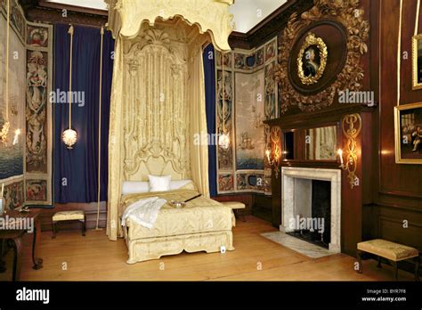 Royal Bedroom, at Hampton Court Palace Stock Photo - Alamy