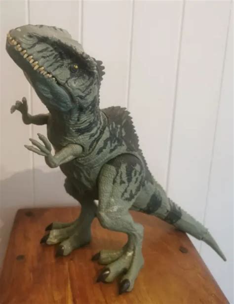 Mattel Jurassic World Dominion Strike N Roar Giganotosaurus Dinosaur