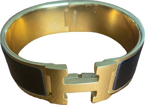 how to open hermes bracelet