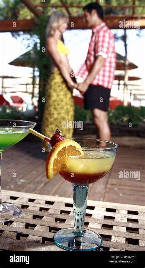 Les femmes matures en bikini Banque de photographies et dimages à haute résolution Alamy