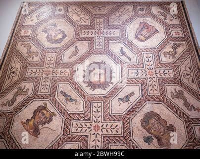 Mosaico De Medusa Y Las Estaciones Detalle Siglo IV Procedente De