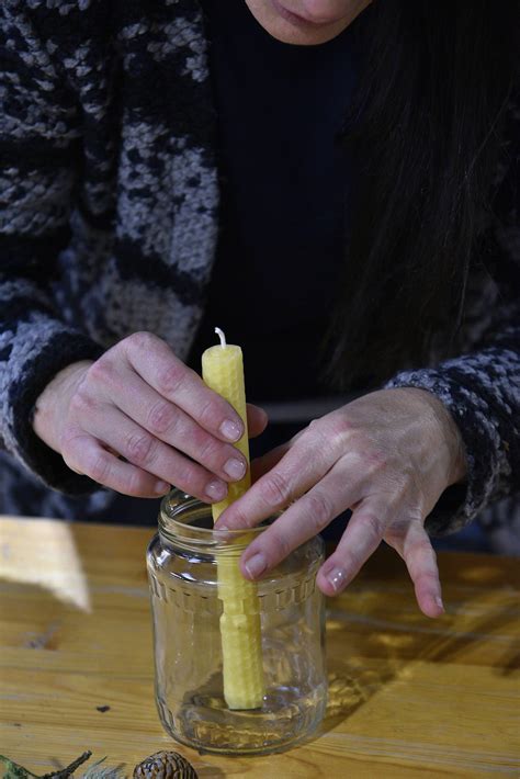 Schritt für Schritt zum nachhaltigen Adventsgesteck