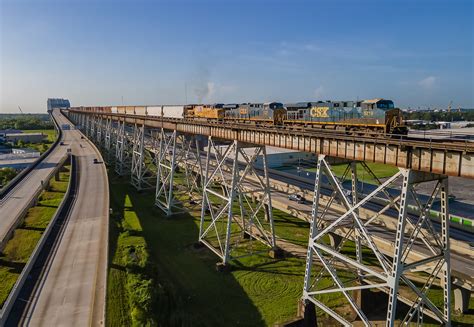 CSX 5219 ES44DC Huey P Long Bridge New Orleans Louisia Flickr