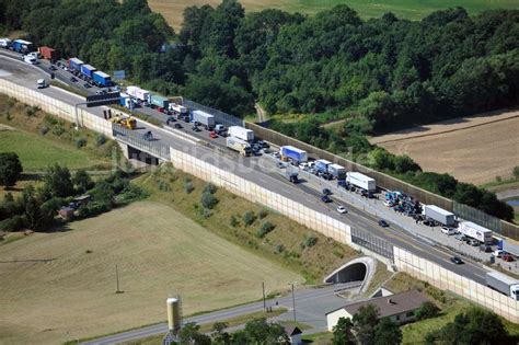 Triptis Aus Der Vogelperspektive Lkw Stau Im Rahmen Der Ausbau