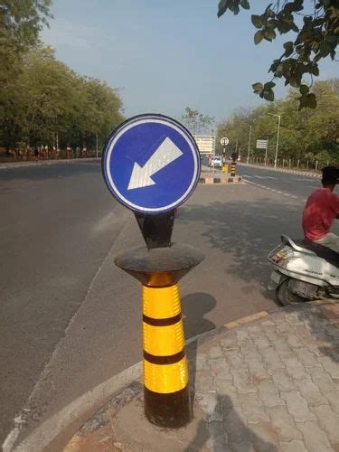 Radium Swiss Type Bollard For Road Safety At Rs 3600 In Ahmedabad Id