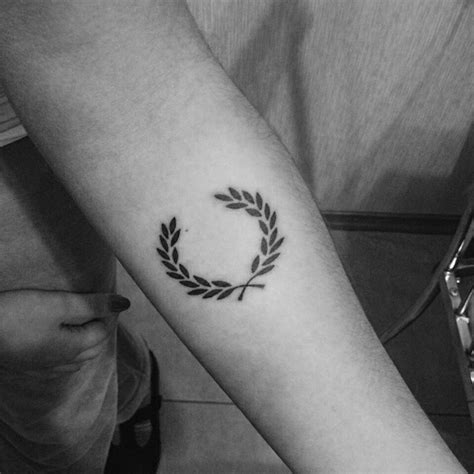 my laurel wreath tattoo | Wreath tattoo, Leaf tattoos, Tattoos