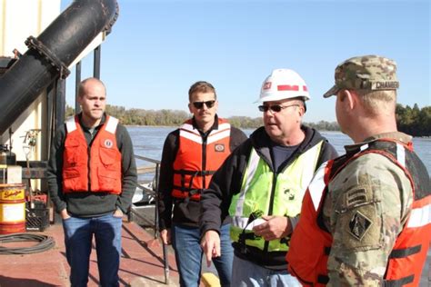 St Paul District Assists Kansas City District With Dredge Goetz On