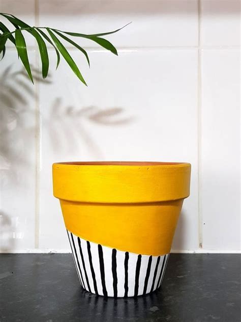 DIY pots en terre cuite 12 idées géniales pour les customiser et