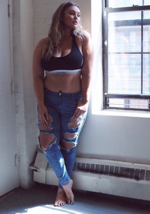 Love Me A Thick Girl In Ripped Jeans Porn Pic