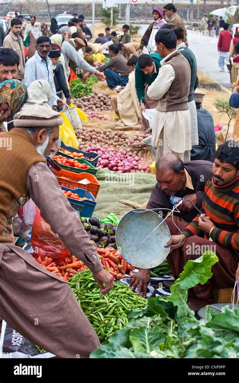 Sunday Market Islamabad Pakistan Stock Photo Alamy