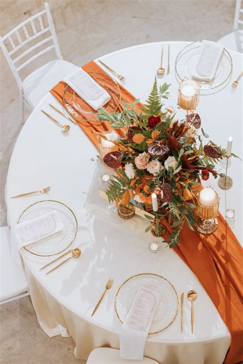 Elegant and Vibrant Burnt Orange Wedding Table Decor Inspiration