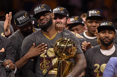 Nba Lebron James Le Maudit Devient Enfin Une Légende