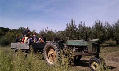 Aandm Farm Tractor And Wagon Rides