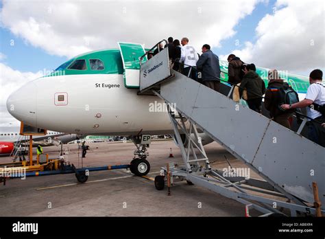 Boarding Aer Lingus With Blue Sky Stock Photo Alamy