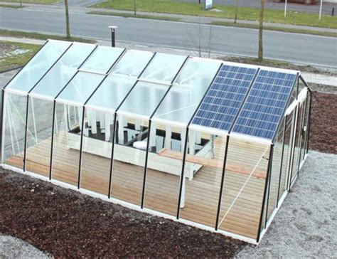 Solar Powered Aquaponic Greenhouses Grow Up To 880 Lbs Of Produce Each Year