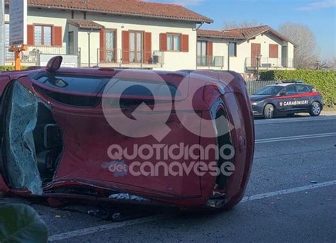 San Maurizio Canavese Incidente In Via Torino Auto Ribaltata Due