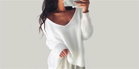 10 Outfits a los que les tienes que agregar un suéter blanco Es la Moda