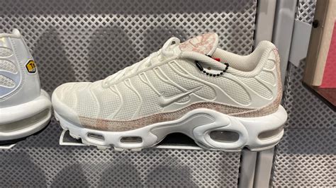 Nike Air Max Plus Tuned 1 Tn Women Sail White Particle Beige Youtube