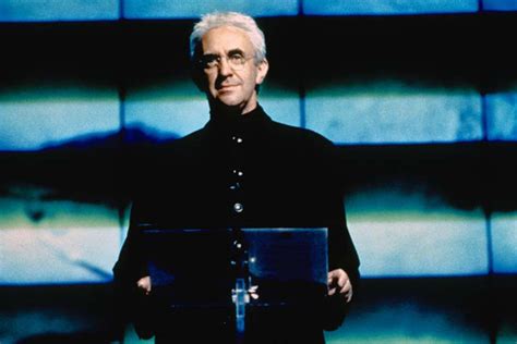 Photo De Jonathan Pryce Demain Ne Meurt Jamais Photo Jonathan Pryce