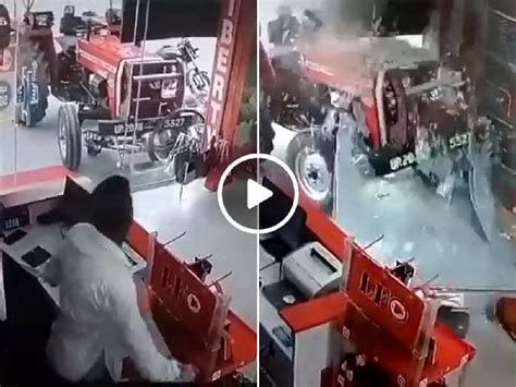 Tractor Crashes Into A Shopड्रायव्हर शिवाय ट्रॅक्टर झाला सुरू थेट