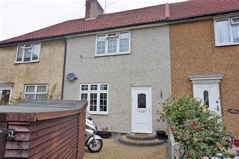 3 Bedroom Terraced House For Sale In Dare Gardens Dagenham Rm8 3er