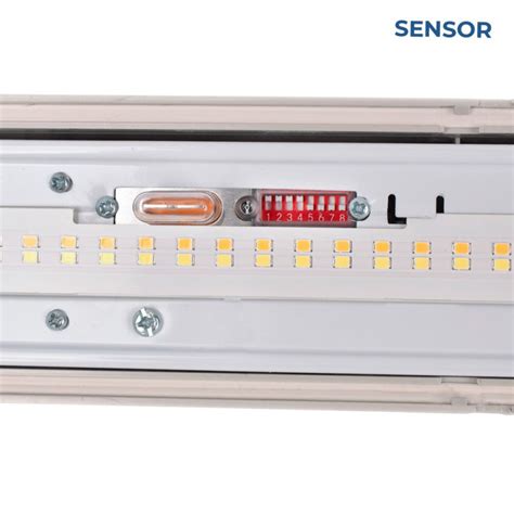 Pantalla Estanca Led Lineal Conectable Cct Con Sensor De Movimiento