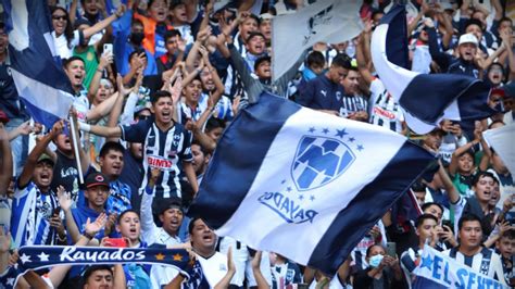 Rayados De Monterrey Recibe Apoyo De Miles De Aficionados En