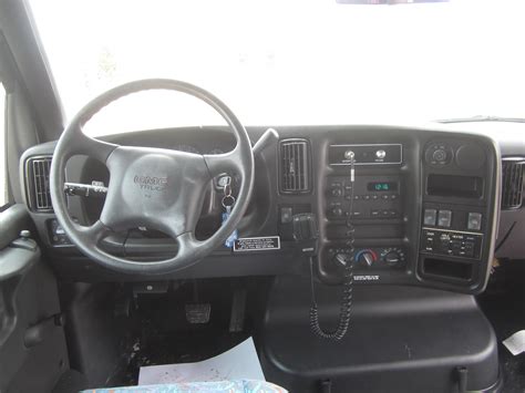 2005 Diamond Gmc 32 Passenger Shuttle Bus