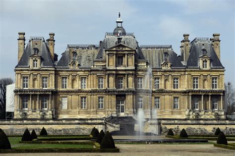 Patrimoine Le Mobilier Du Château Dharoué Transféré Au Château De