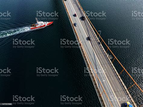 Coast Guard Patrol Vessel Stock Photo - Download Image Now - Coast ...